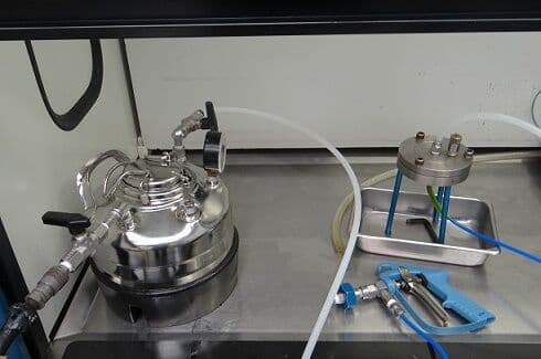 Pressure vessel and filtration setup used for cleanliness testing