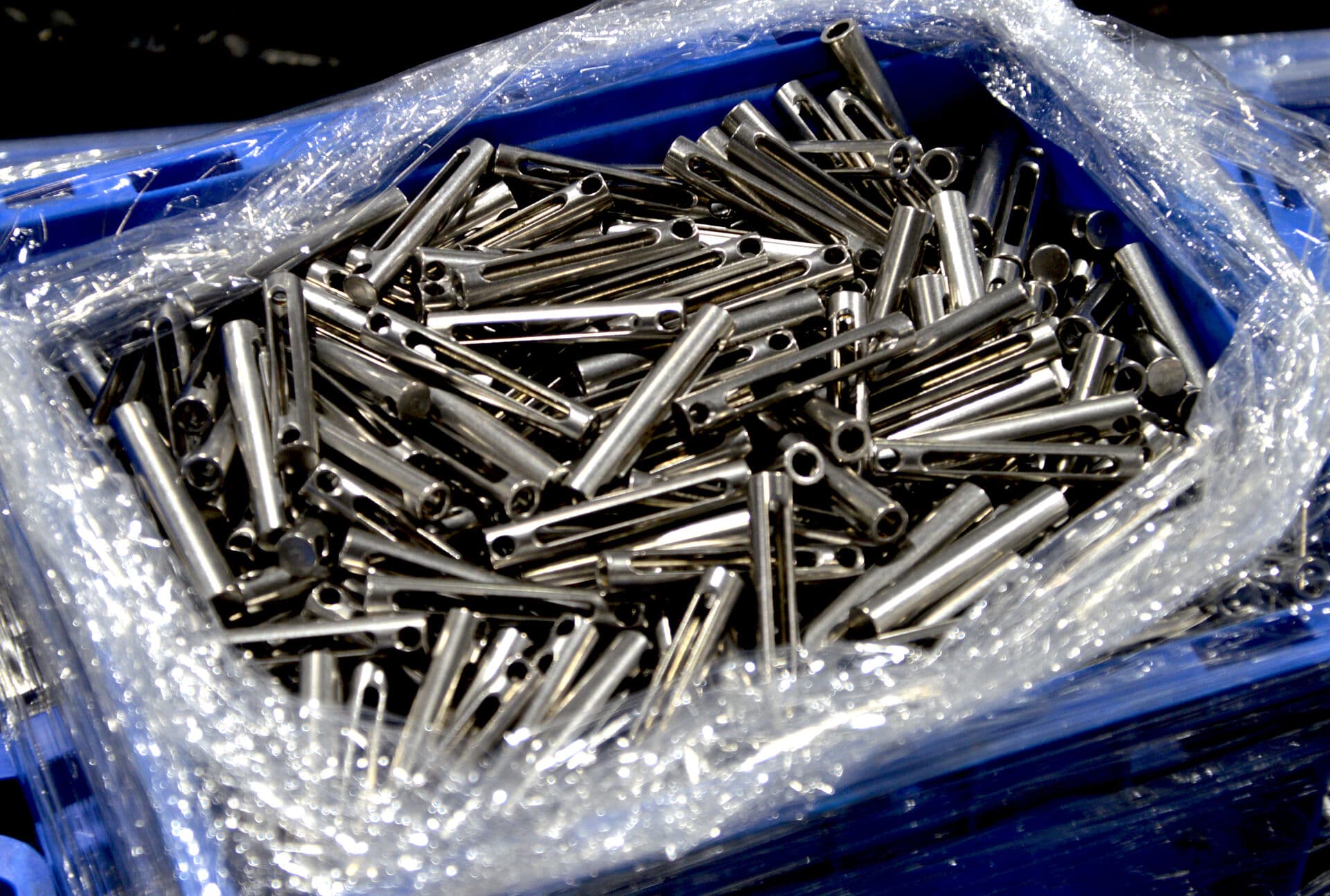 Metal parts from the finishing process