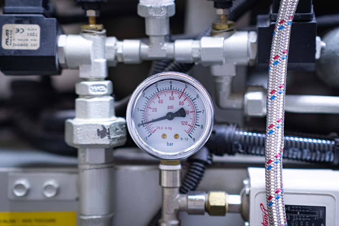 Industrial pressure gauge and piping