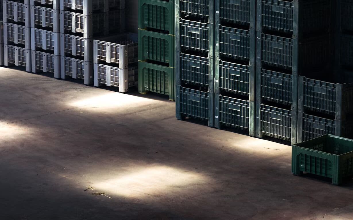 Reusable dunnage stored in a warehouse